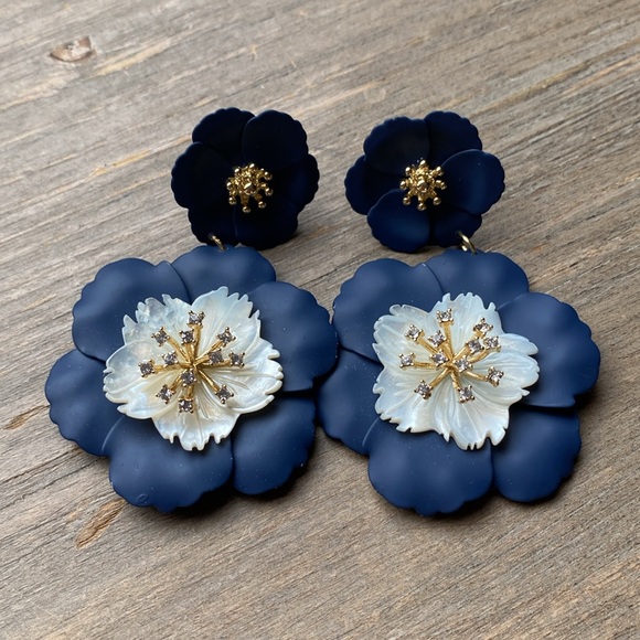 Express Jewelry - Express - Earrings Navy Flowers - NWT